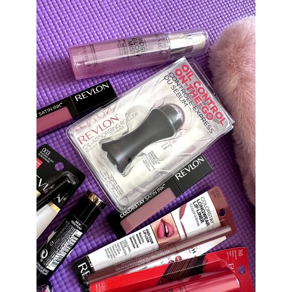 New Makeup Lot Revlon: Lip Liner, Mascara, Eyeshadow, eyeliner, lipstick, mist - Picture 4 of 6